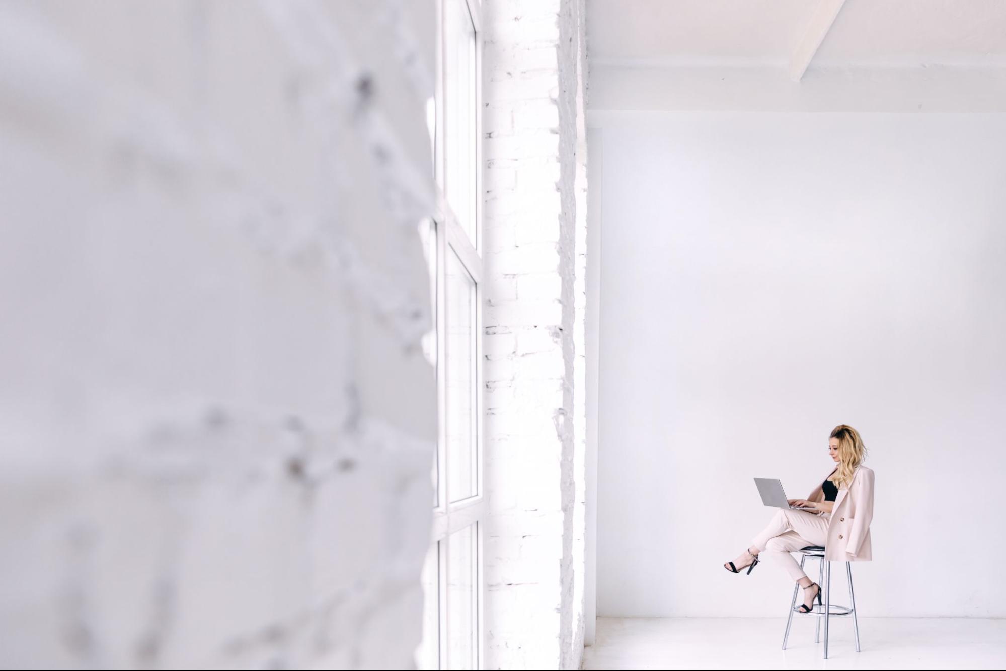 Minimalist design of ceilings, walls and floors